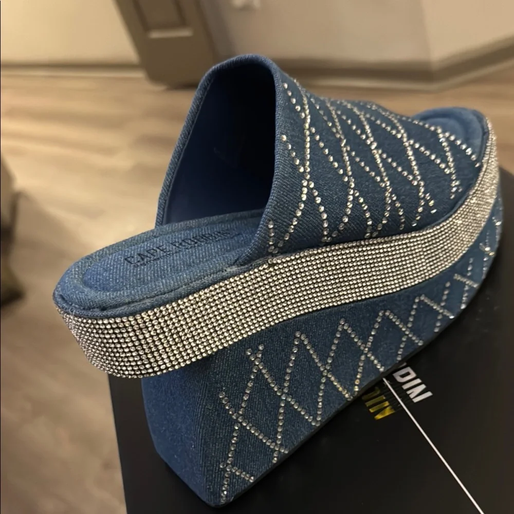 Cape Robbin❣️ Blue Denim Platform Wedge Mules/Slip-ons Women's Size 7 New in box